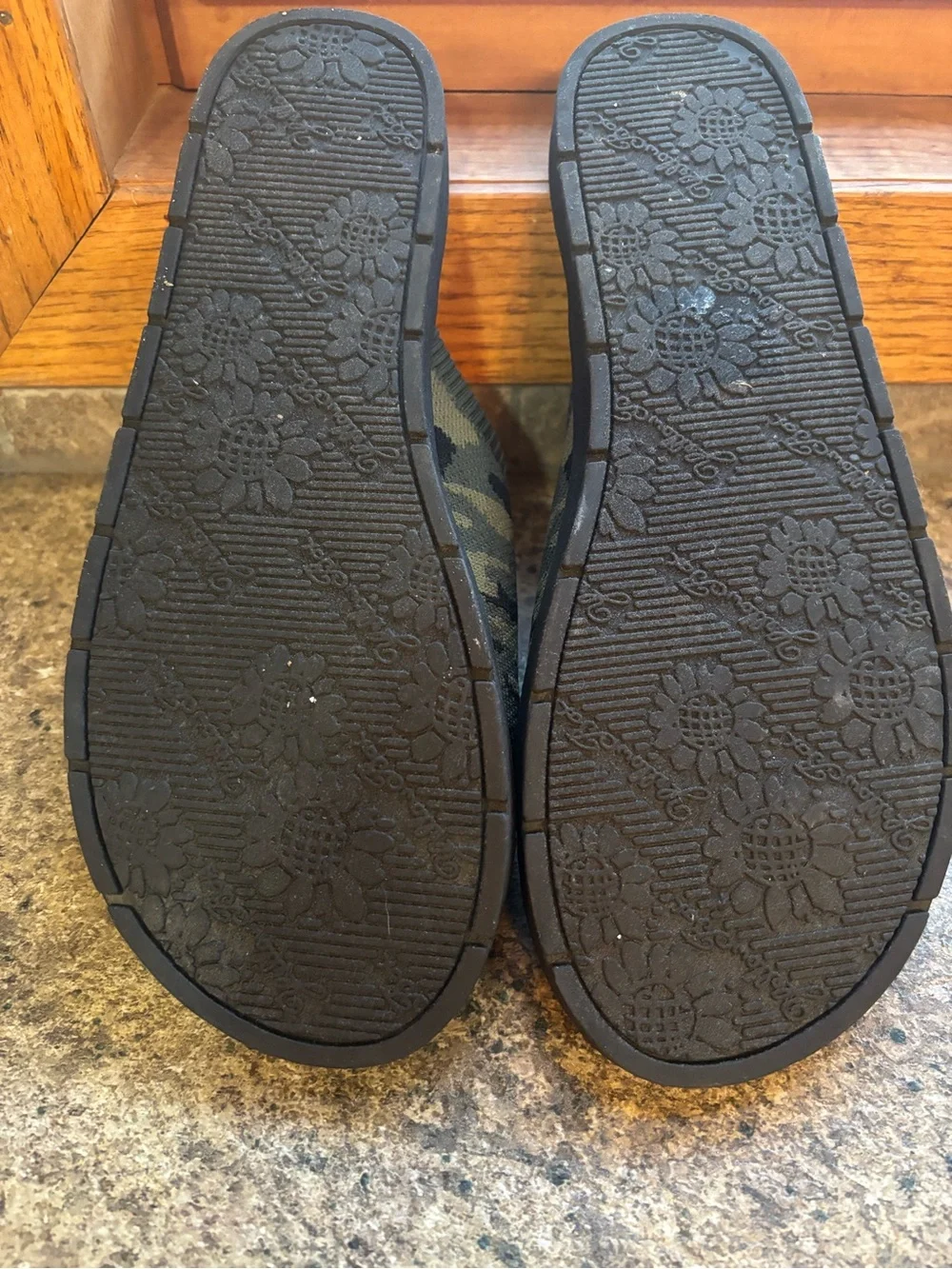 Yellow Box Olive and Black Camo Toe-Loop Slides - Picture 2 of 3